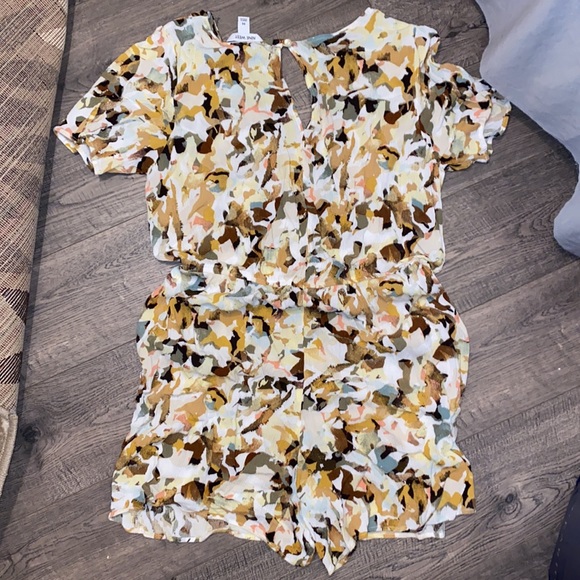 Colorful romper - Picture 3 of 3